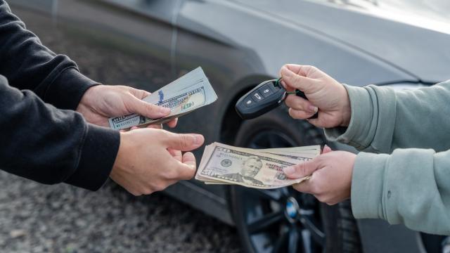 Simple ways to get cash for your old car